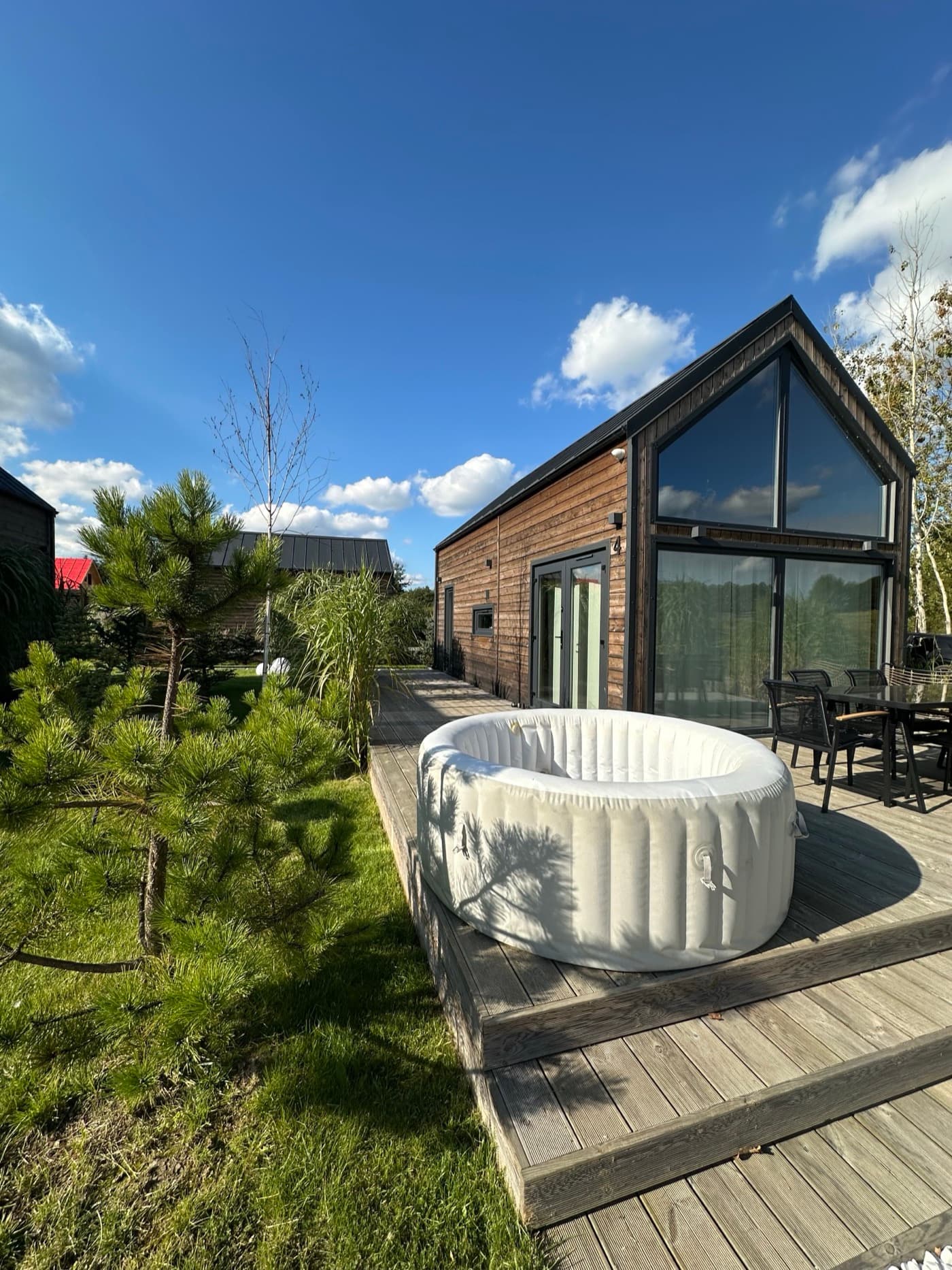 Domek z jacuzzi nad Jeziorem Omulew